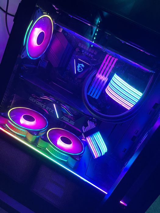 RGB showcase build: neon cable extensions, RGB fans and AIO cooling